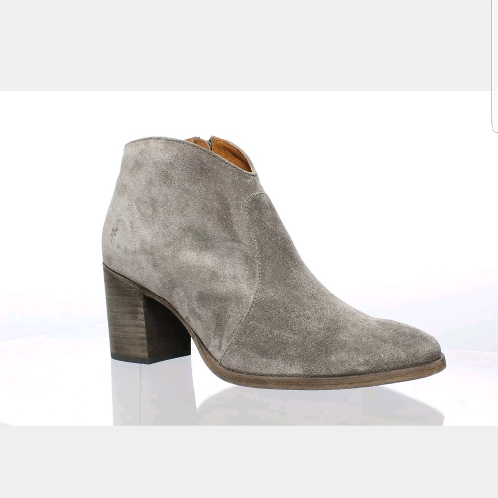 *****SOLD*****Frye boots Nora style